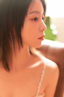 我和年轻的女教师观看